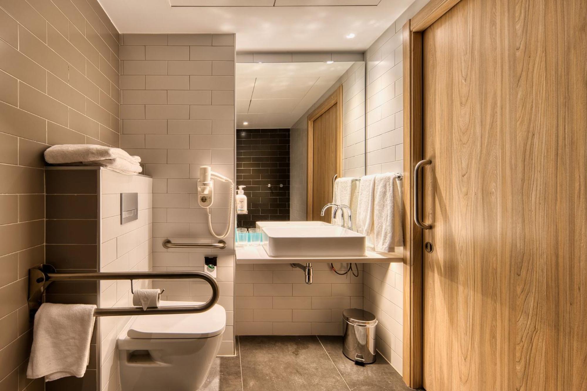 Holiday Inn Express - Madrid - Airport By Ihg Extérieur photo